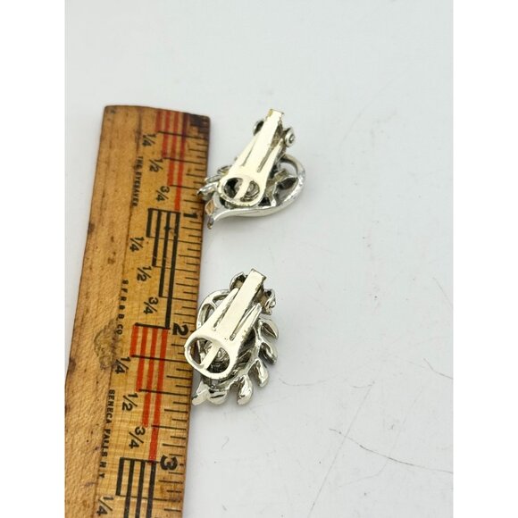 Vintage rhinestone leaf earrings - Picture 5 of 5
